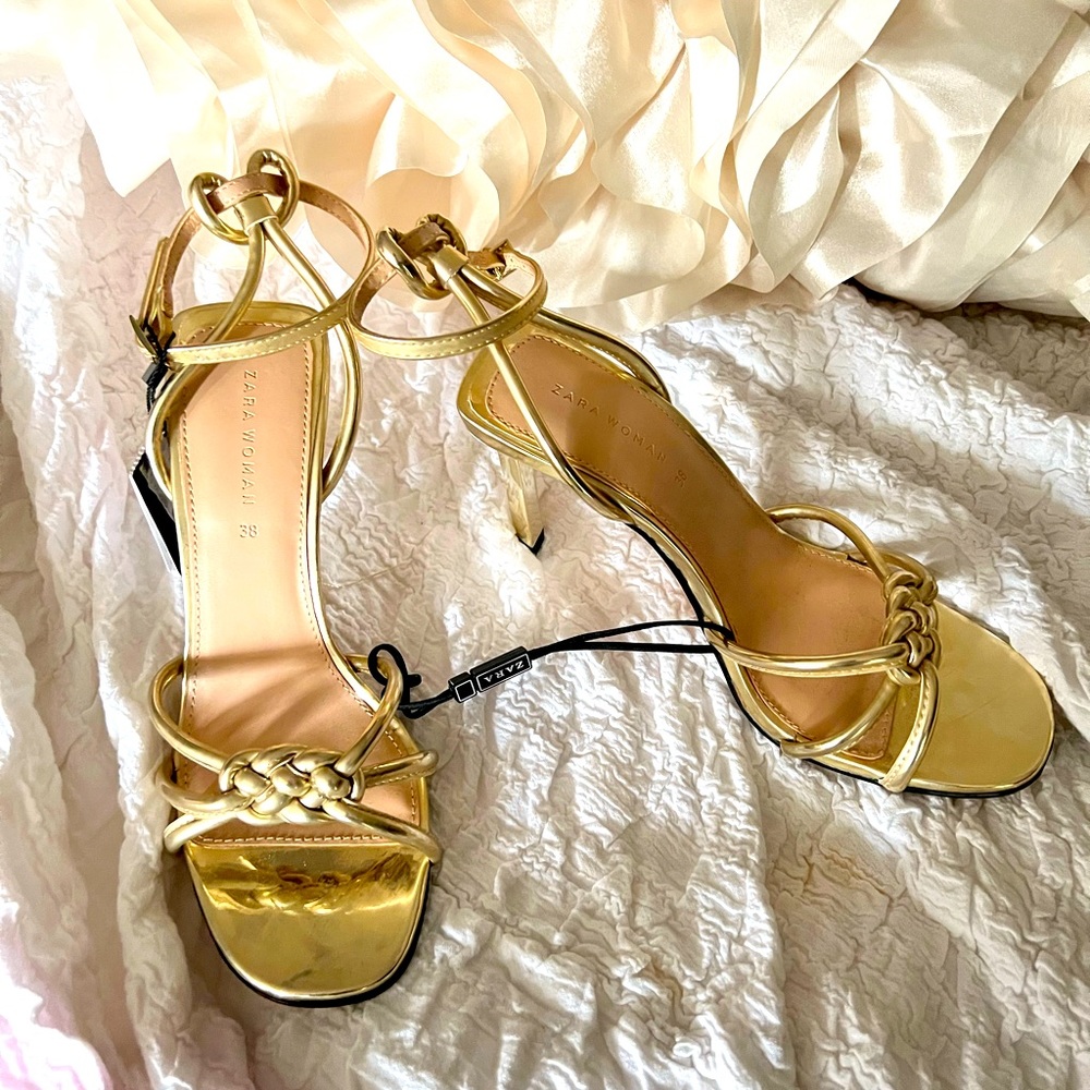 Brand new Zara gold sandal Size 38